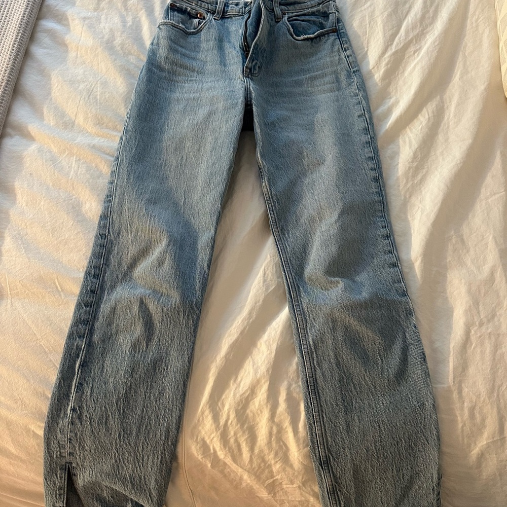 Abercrombie & Fitch The 90s Straight Ultra High Rise